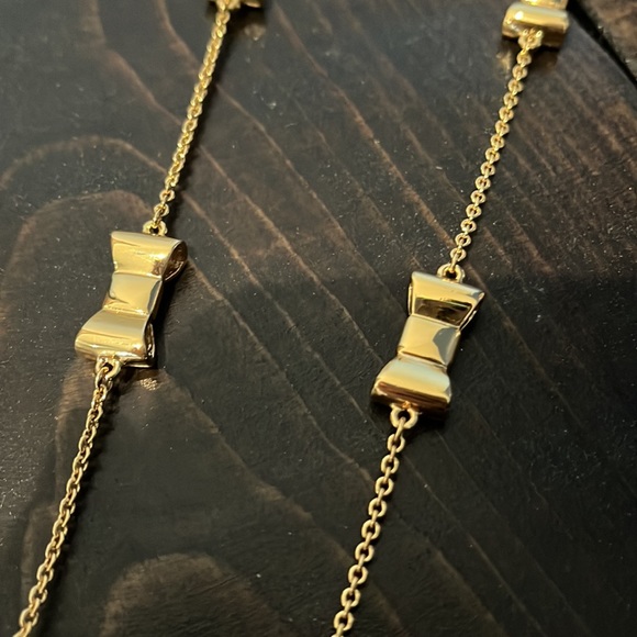 Kate Spade Never Worn Gold Mini Bow Necklace